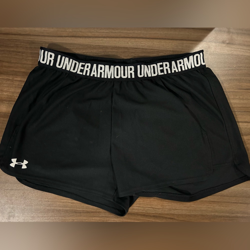 Black Under Armour shorts